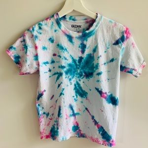 Tie dye T-shirt.